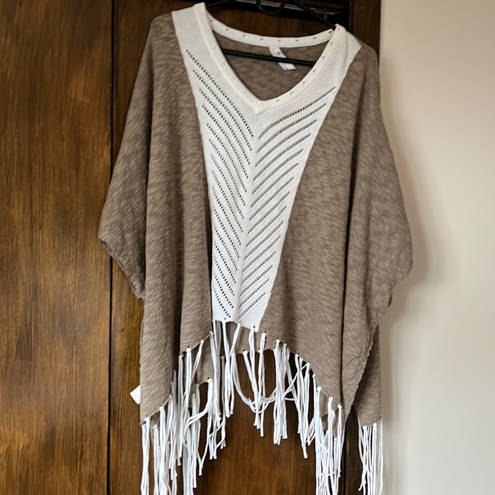 Hand loomed poncho 100% organic cotton